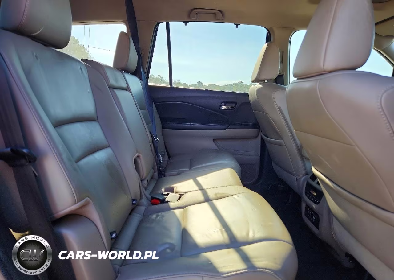 2016 Honda Pilot Touring VIN:5FNYF6H91GB126032 - 11