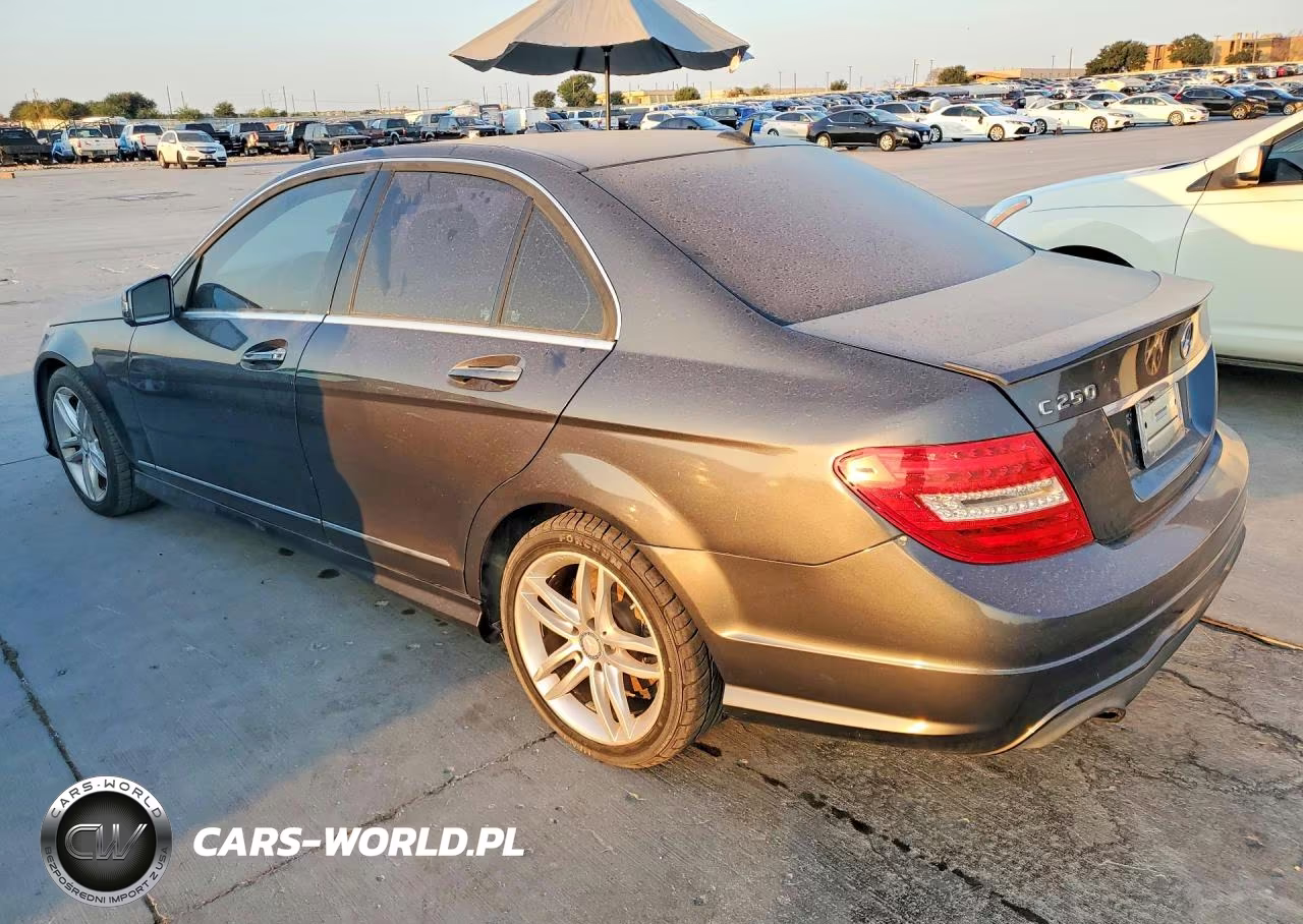 2013 Mercedes-Benz C 250 VIN:WDDGF4HB4DR300853 - 2