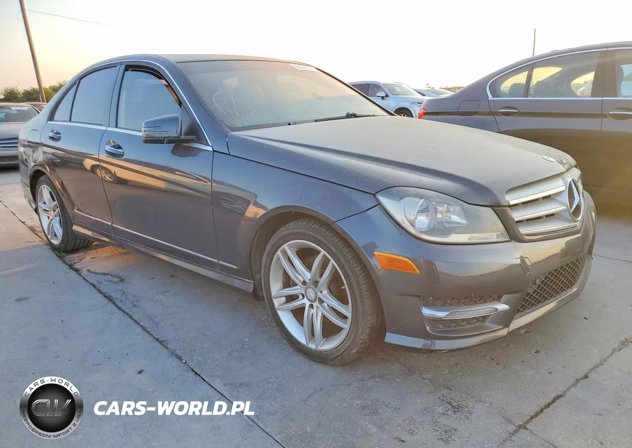 2013 Mercedes-Benz C 250 VIN:WDDGF4HB4DR300853 - 4