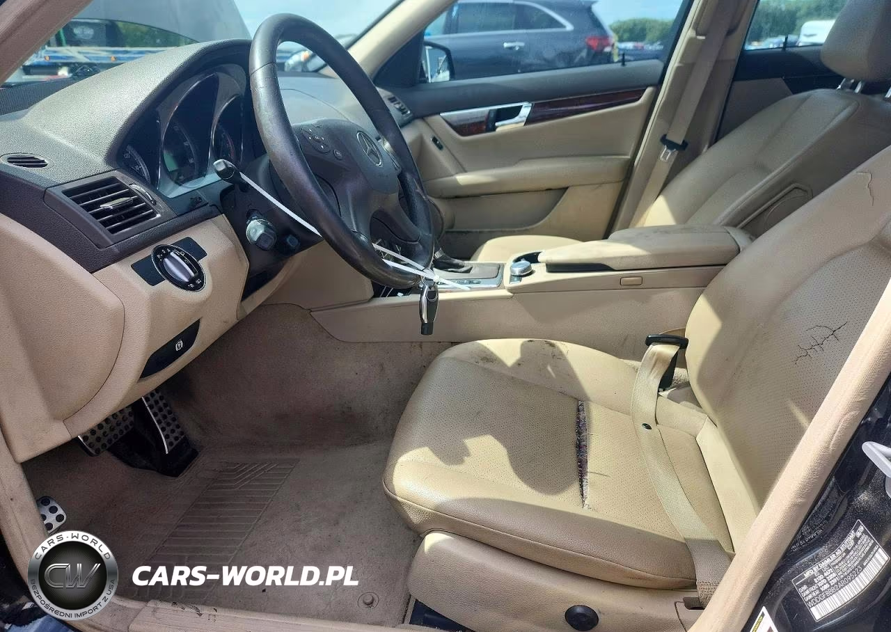 2010 Mercedes-Benz C 300 4Matic VIN:WDDGF8BB2AR095223 - 7