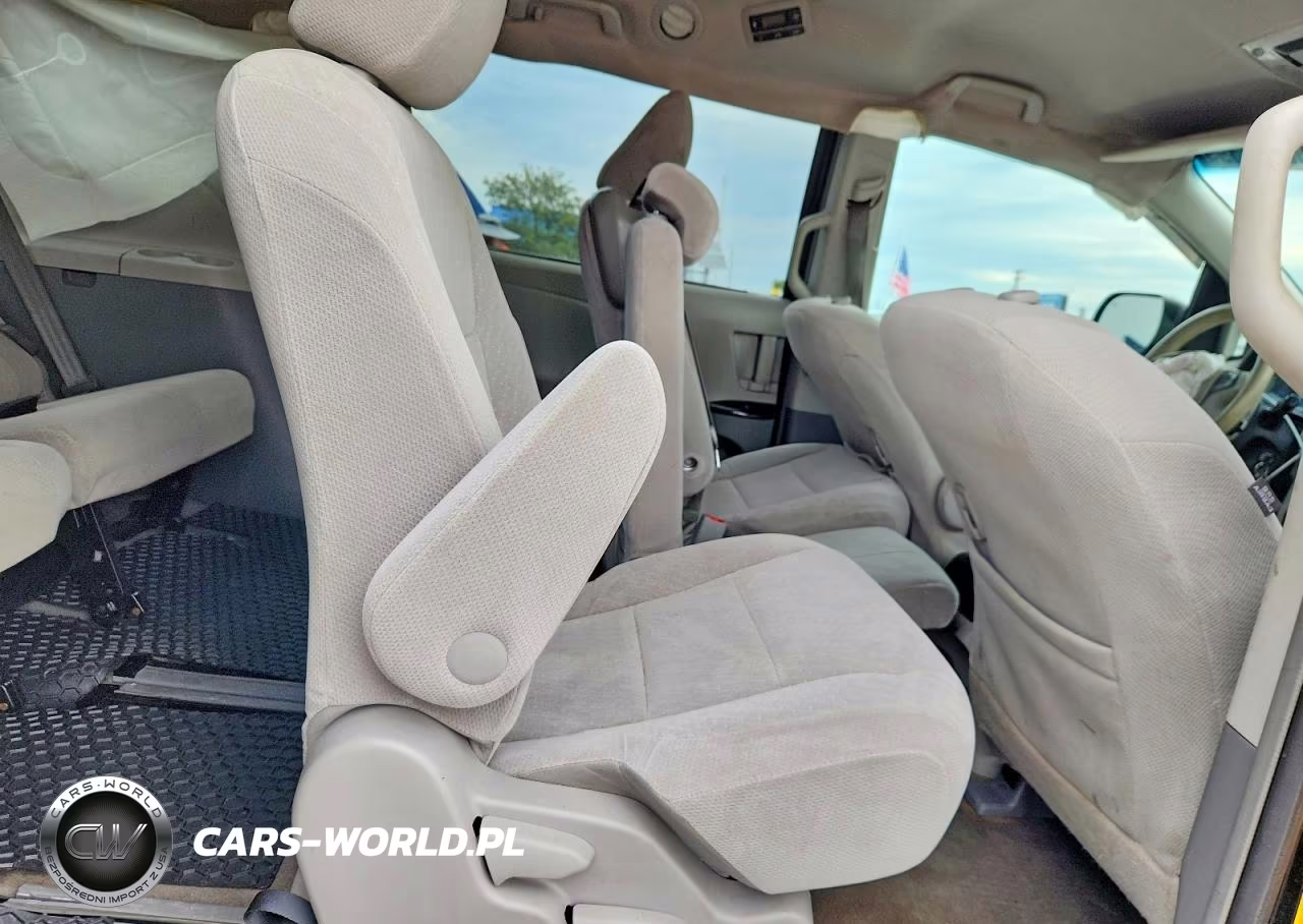 2014 Toyota Sienna Le VIN:5TDKK3DC7ES426815 - 10