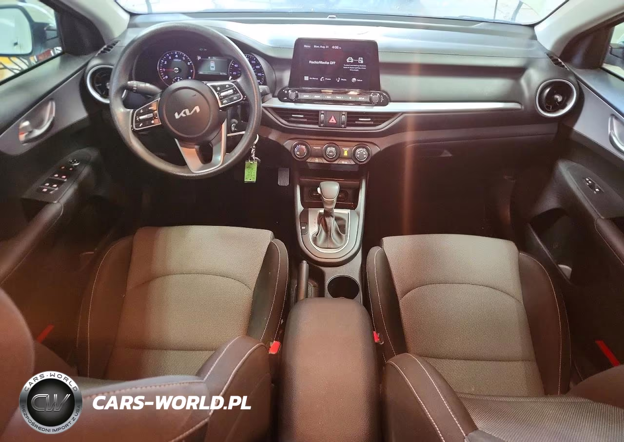 2024 Kia Forte Lxs VIN:3KPF24AD0RE760351 - 8