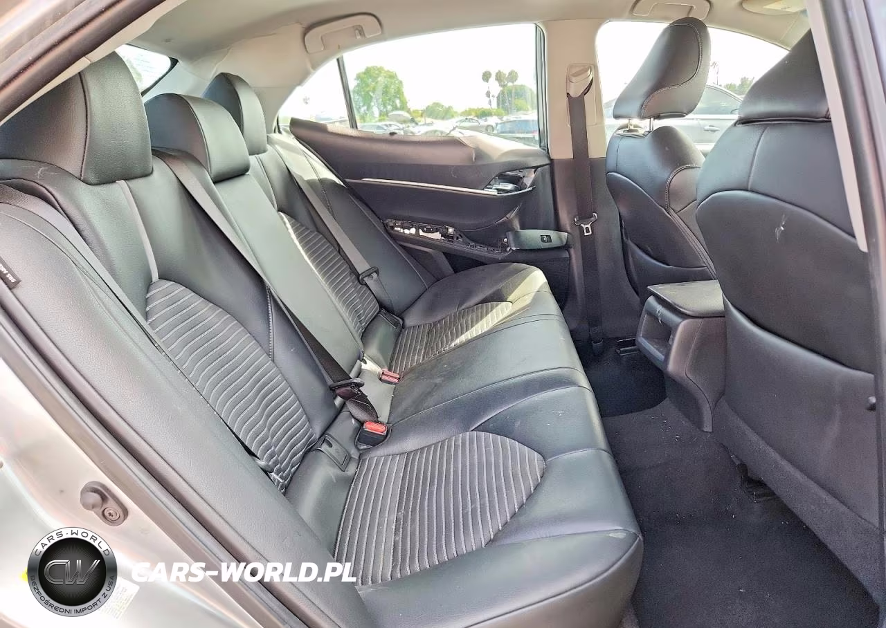 2018 Toyota Camry Se VIN:4T1B11HK9JU598306 - 10