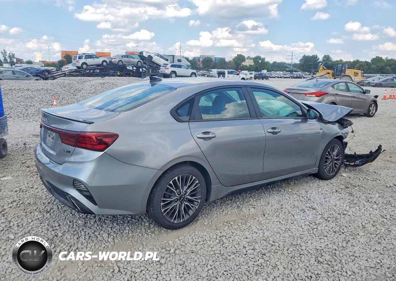 2022 Kia Forte Gt Line VIN:3KPF54AD3NE429619 - 3