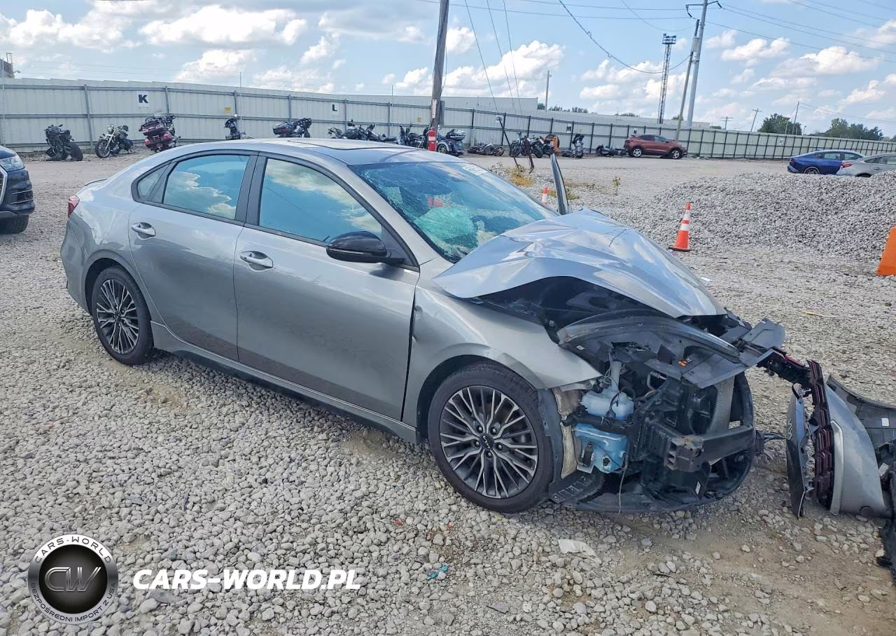 2022 Kia Forte Gt Line VIN:3KPF54AD3NE429619 - 4