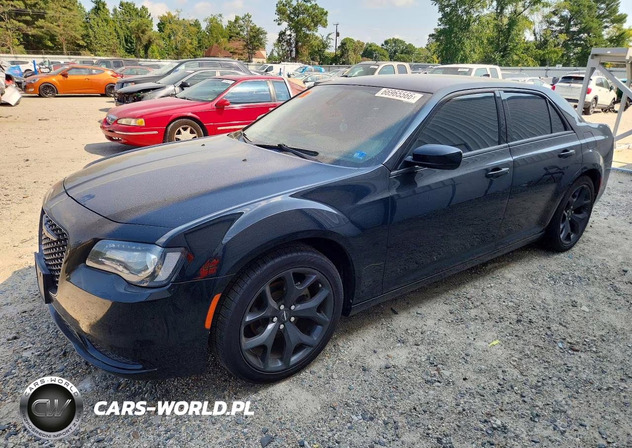 2021 Chrysler 300 Touring