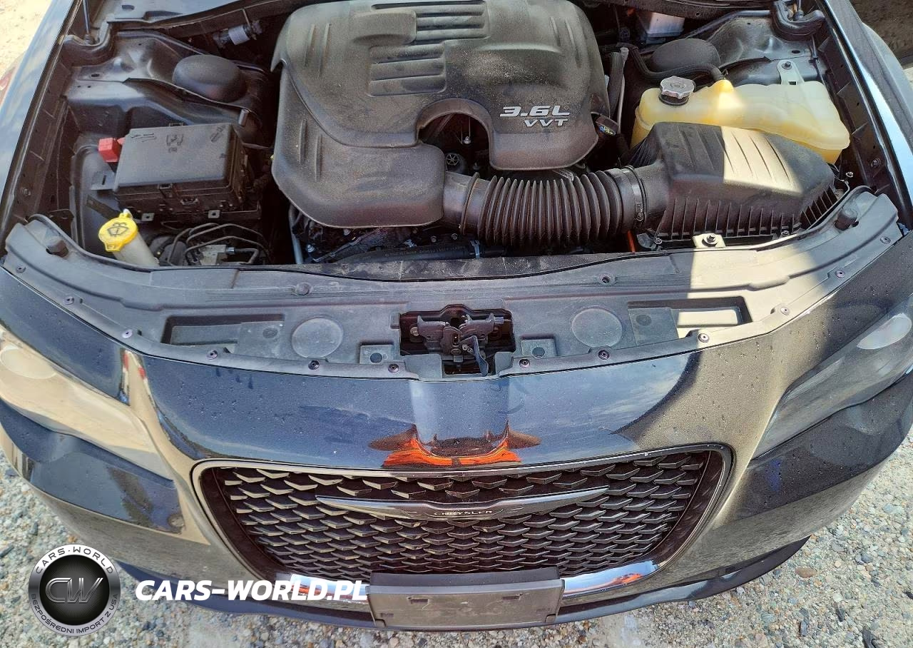 2021 Chrysler 300 Touring VIN:2C3CCAAGXMH595967 - 11