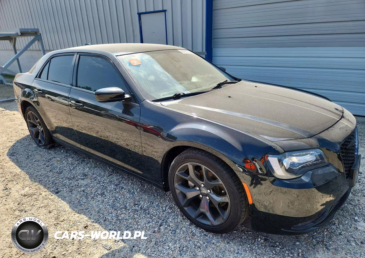2021 Chrysler 300 Touring VIN:2C3CCAAGXMH595967 - 4