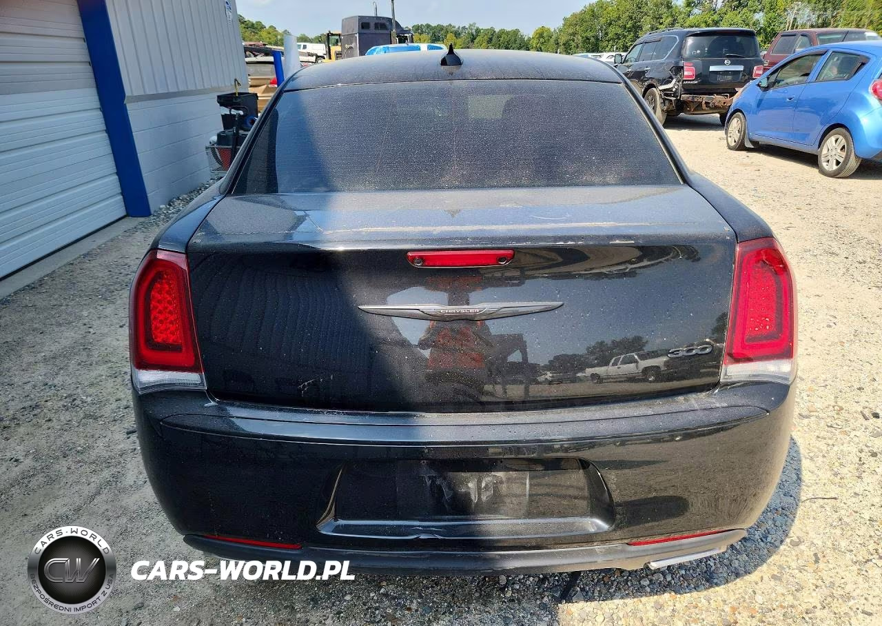 2021 Chrysler 300 Touring VIN:2C3CCAAGXMH595967 - 6