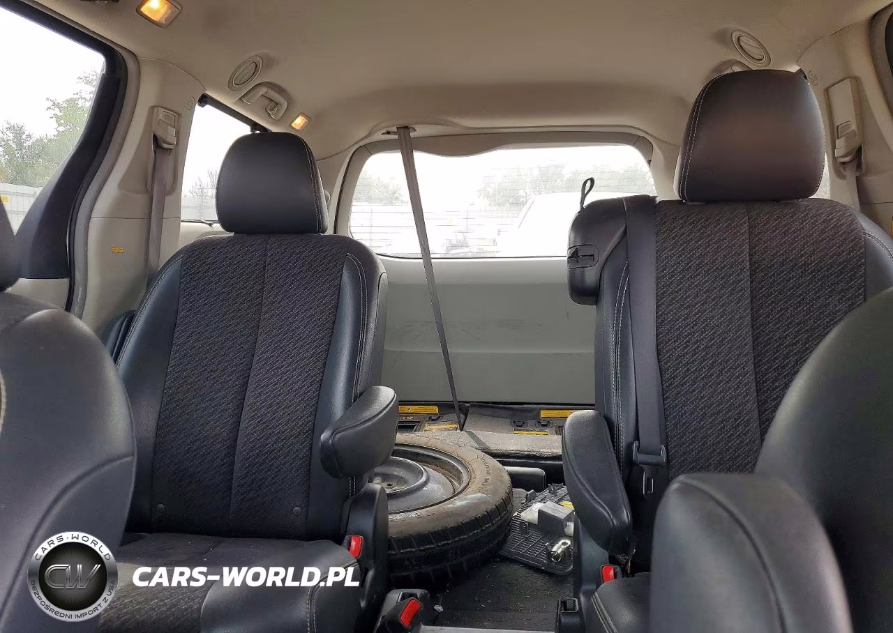 2011 Toyota Sienna Sport VIN:5TDXK3DC6BS049895 - 10
