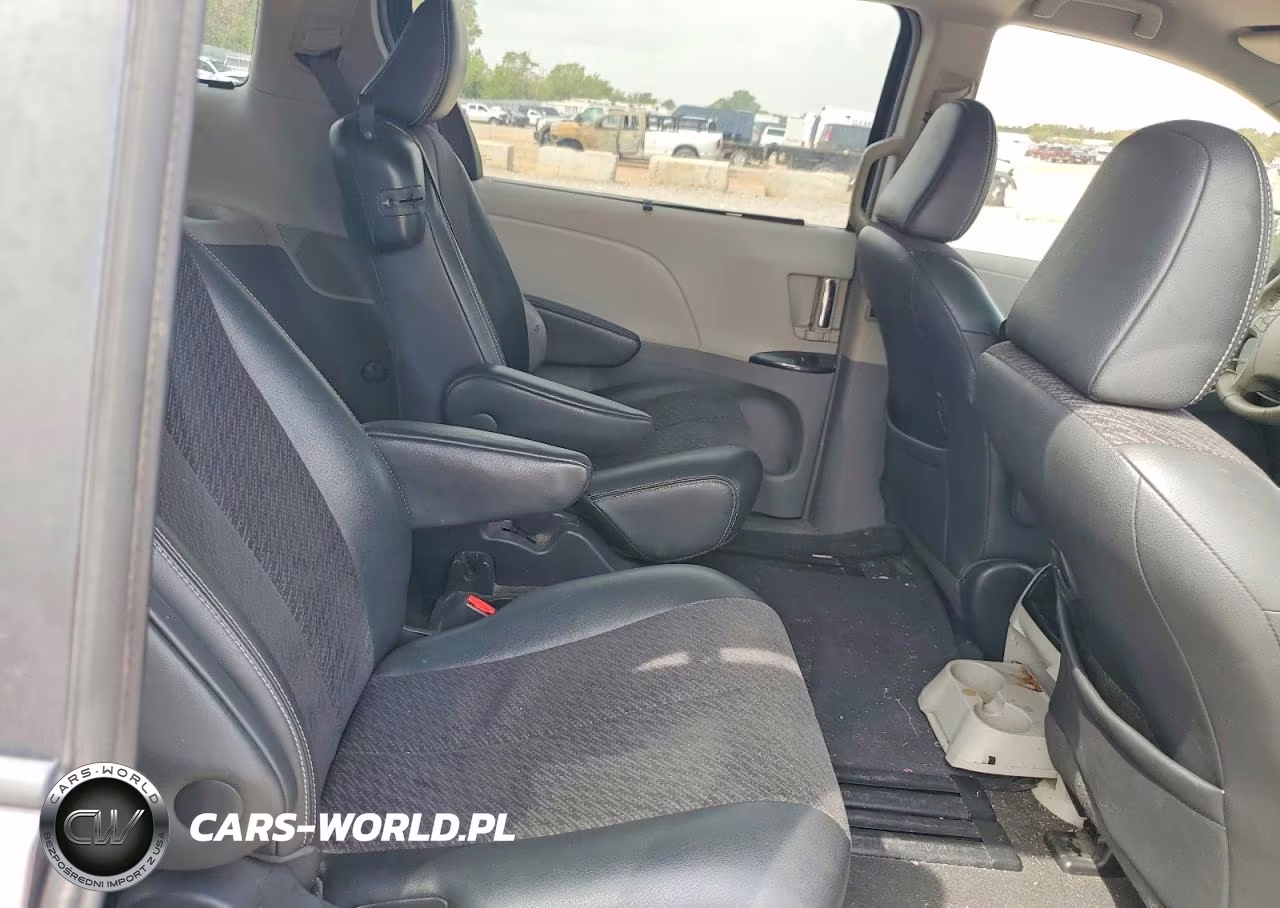2011 Toyota Sienna Sport VIN:5TDXK3DC6BS049895 - 11