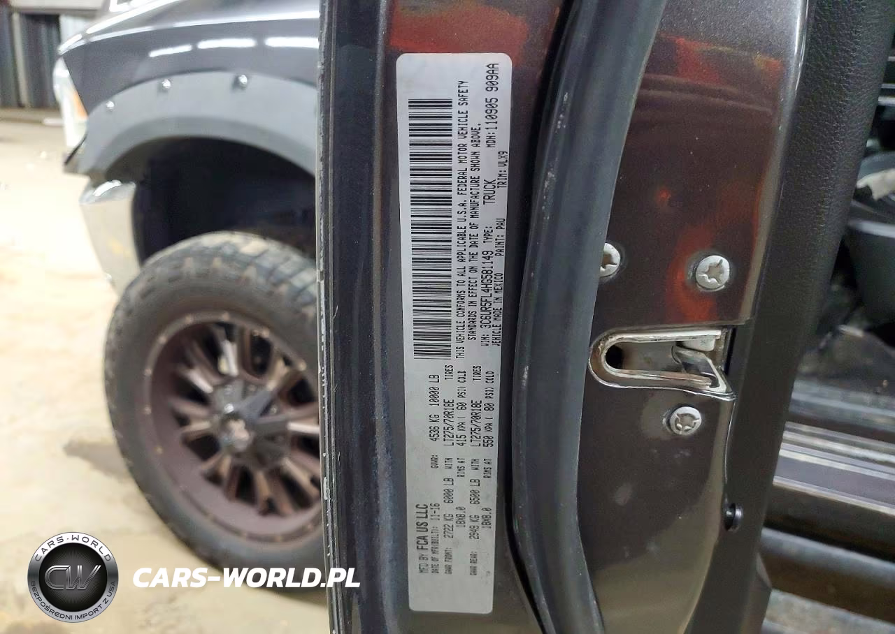 2017 Ram 2500 Laramie VIN:3C6UR5FL4HG581149 - 12