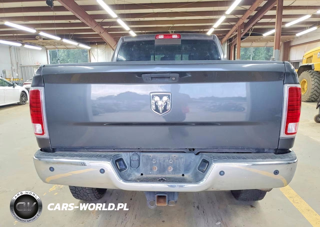 2017 Ram 2500 Laramie VIN:3C6UR5FL4HG581149 - 6