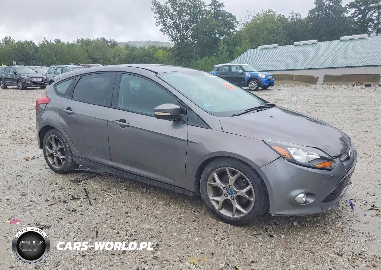 2013 Ford Focus Se VIN:1FADP3K25DL120383 - 4