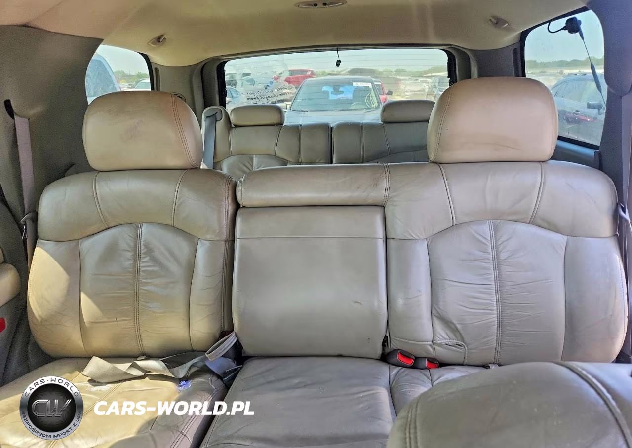 2000 Chevrolet Tahoe K1500 VIN:1GNEK13T9YJ199266 - 10