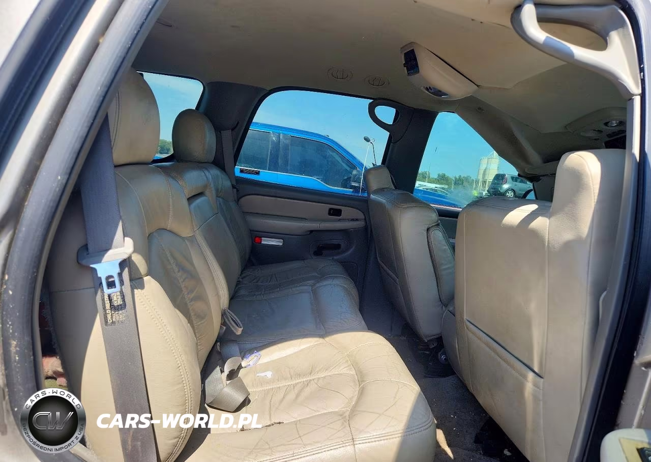 2000 Chevrolet Tahoe K1500 VIN:1GNEK13T9YJ199266 - 11
