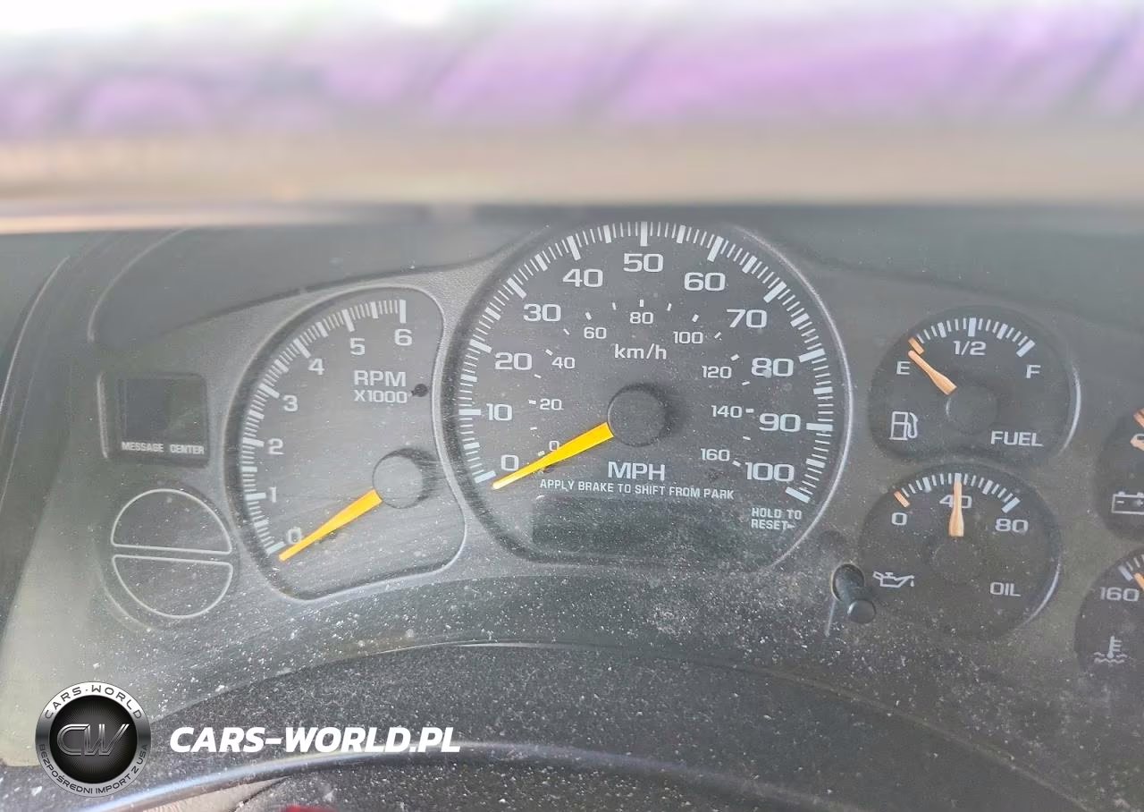 2000 Chevrolet Tahoe K1500 VIN:1GNEK13T9YJ199266 - 9