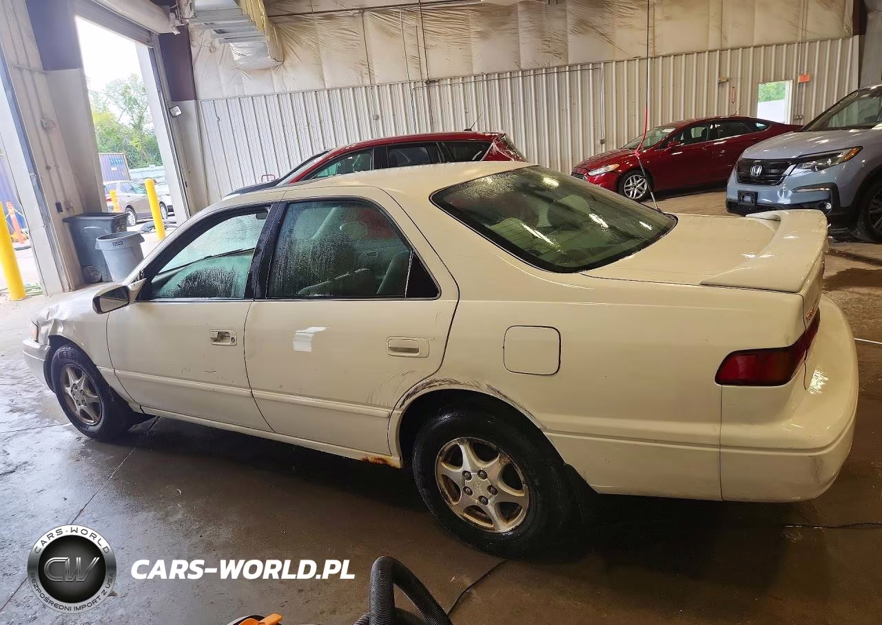1999 Toyota Camry Le VIN:4T1BG22K3XU462193 - 2