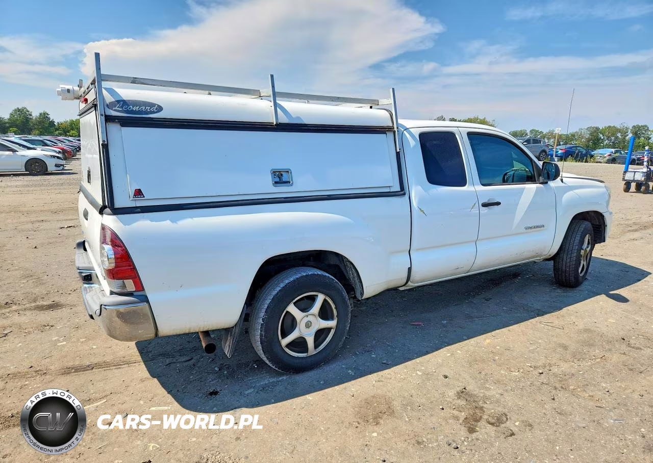 2014 Toyota Tacoma Access Cab VIN:5TFTX4CN5EX044128 - 3