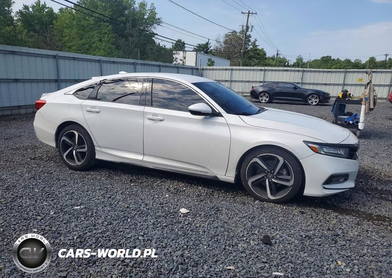 2018 Honda Accord Sport VIN:1HGCV1F34JA011036 - 4