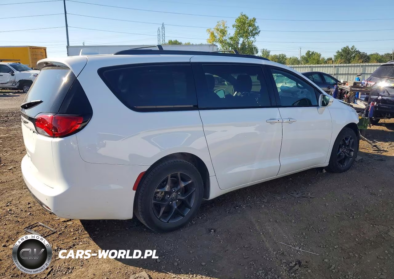 2019 Chrysler Pacifica Limited VIN:2C4RC1GG9KR653362 - 3