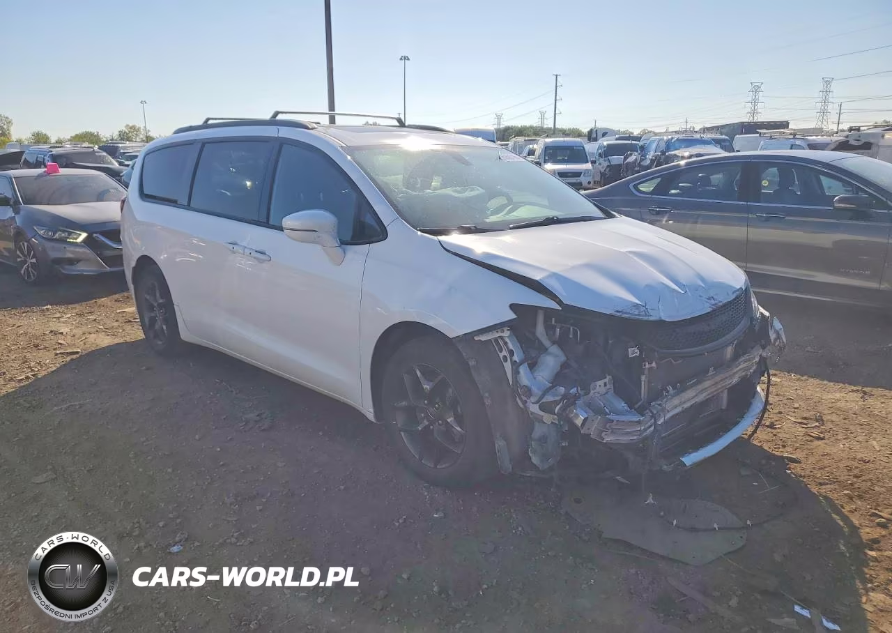 2019 Chrysler Pacifica Limited VIN:2C4RC1GG9KR653362 - 4