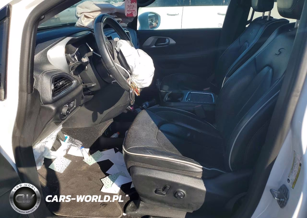 2019 Chrysler Pacifica Limited VIN:2C4RC1GG9KR653362 - 7