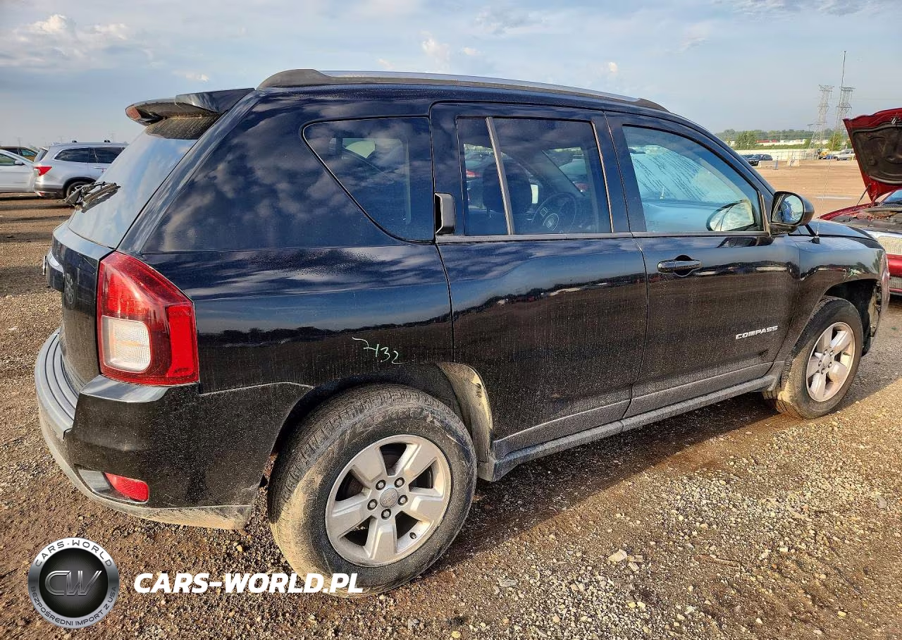 2015 Jeep Compass Sport VIN:1C4NJCBA1FD250052 - 3