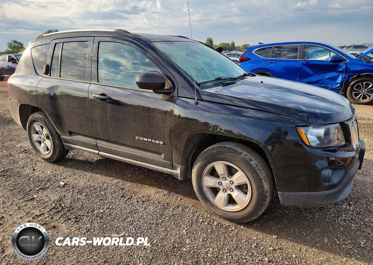 2015 Jeep Compass Sport VIN:1C4NJCBA1FD250052 - 4