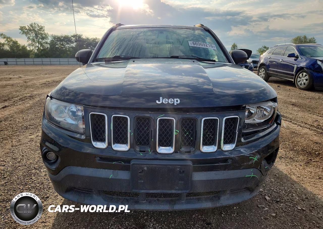 2015 Jeep Compass Sport VIN:1C4NJCBA1FD250052 - 5