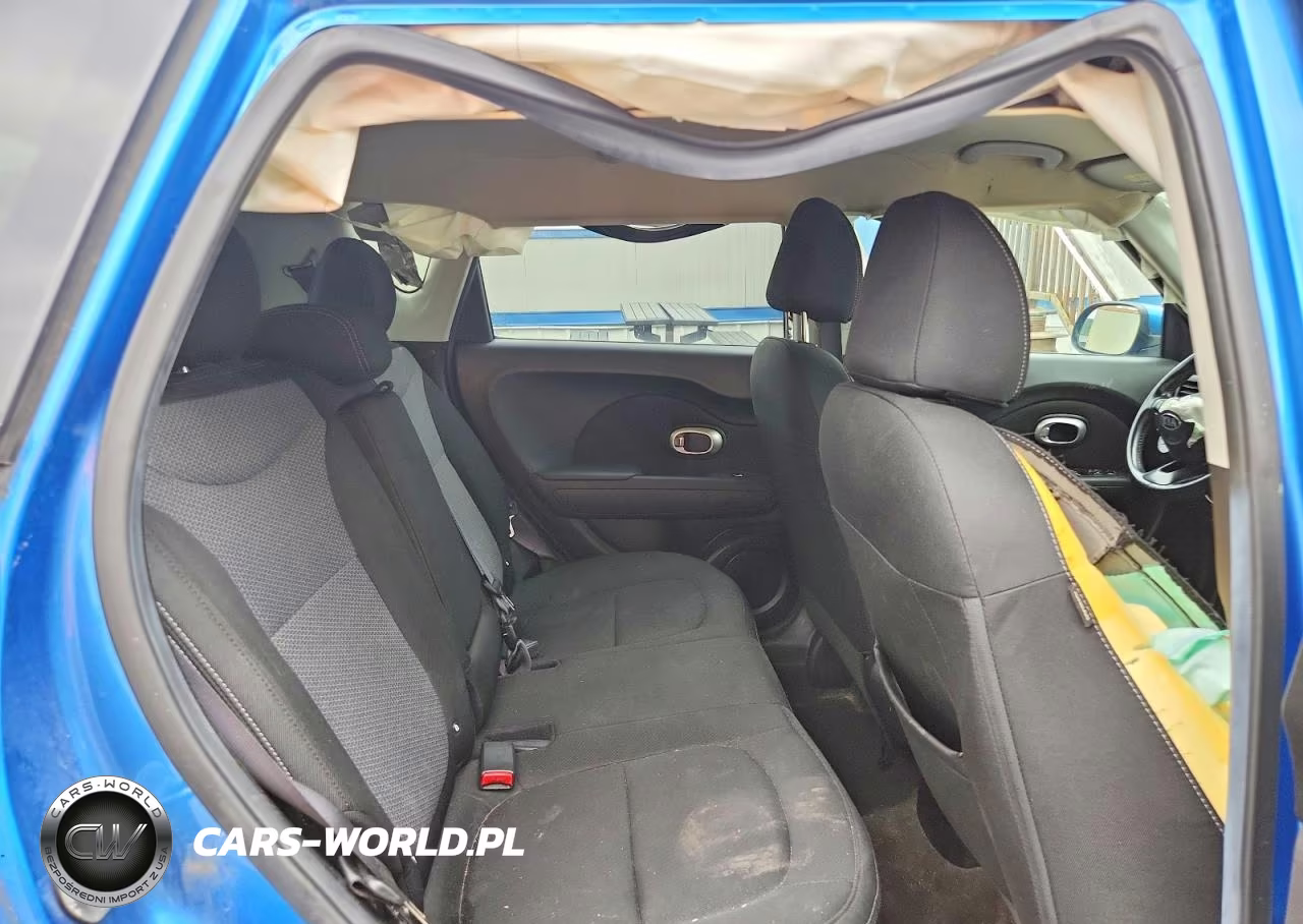 2018 Kia Soul + VIN:KNDJP3A5XJ7563500 - 10