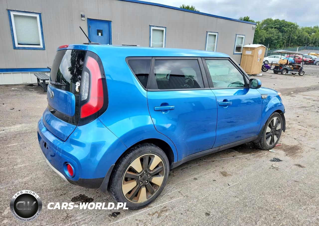 2018 Kia Soul + VIN:KNDJP3A5XJ7563500 - 3