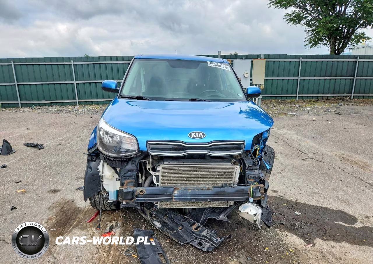 2018 Kia Soul + VIN:KNDJP3A5XJ7563500 - 5