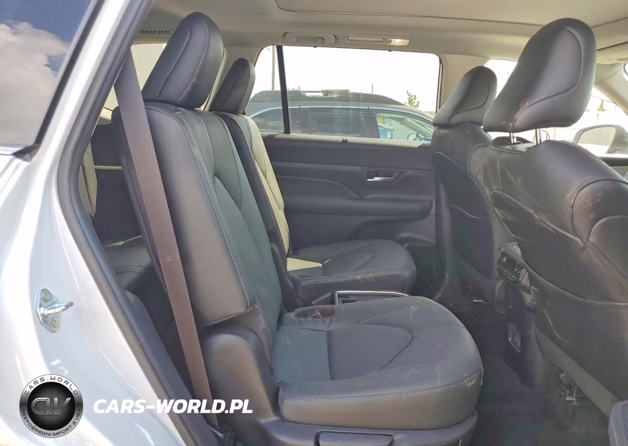 2025 Toyota Grand Highlander Platinum VIN:5TDAAAB53SS087599 - 11