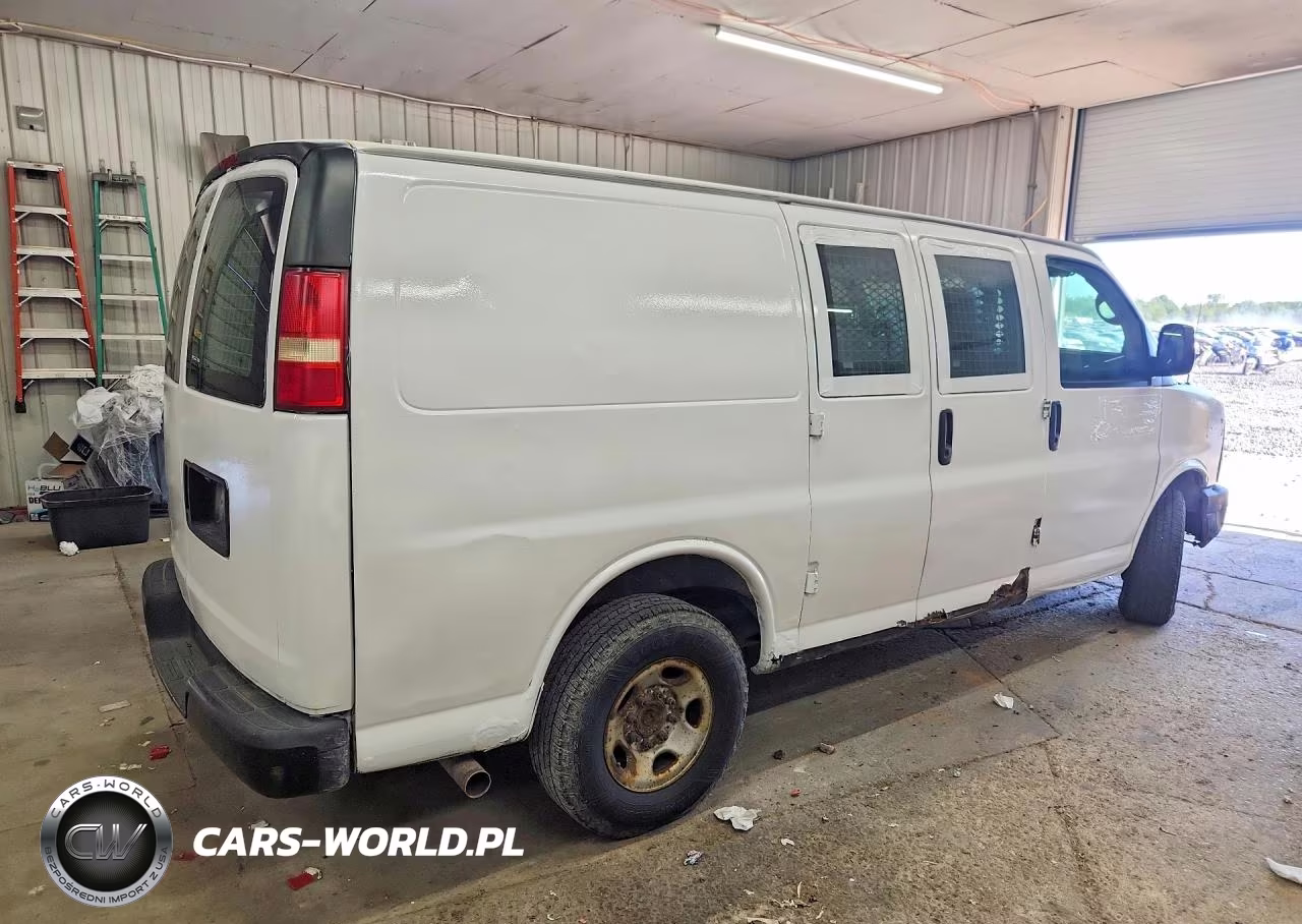 2007 Chevrolet Express G2500 VIN:1GCGG25V471105347 - 3