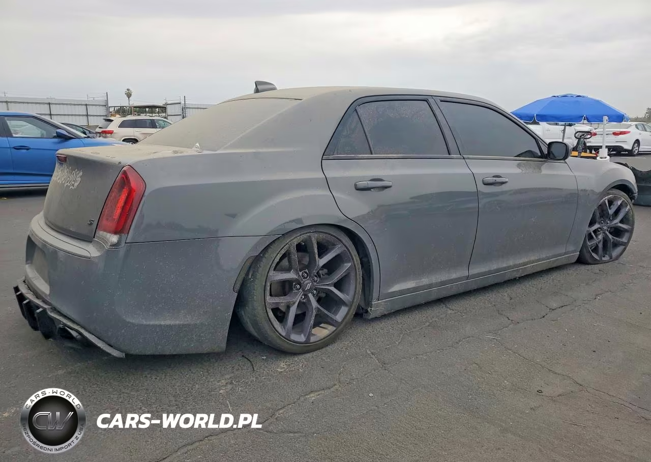 2019 Chrysler 300 S VIN:2C3CCAGG9KH539765 - 3