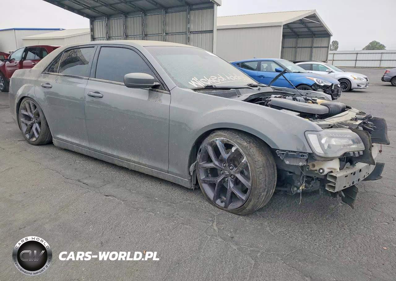 2019 Chrysler 300 S VIN:2C3CCAGG9KH539765 - 4