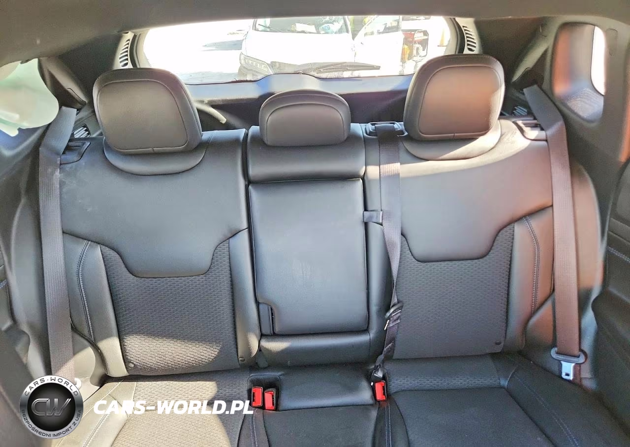 2025 Jeep Compass Latitude VIN:3C4NJDBN7ST570800 - 10