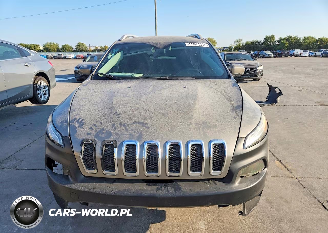 2017 Jeep Cherokee Latitude VIN:1C4PJLCB4HW644412 - 5