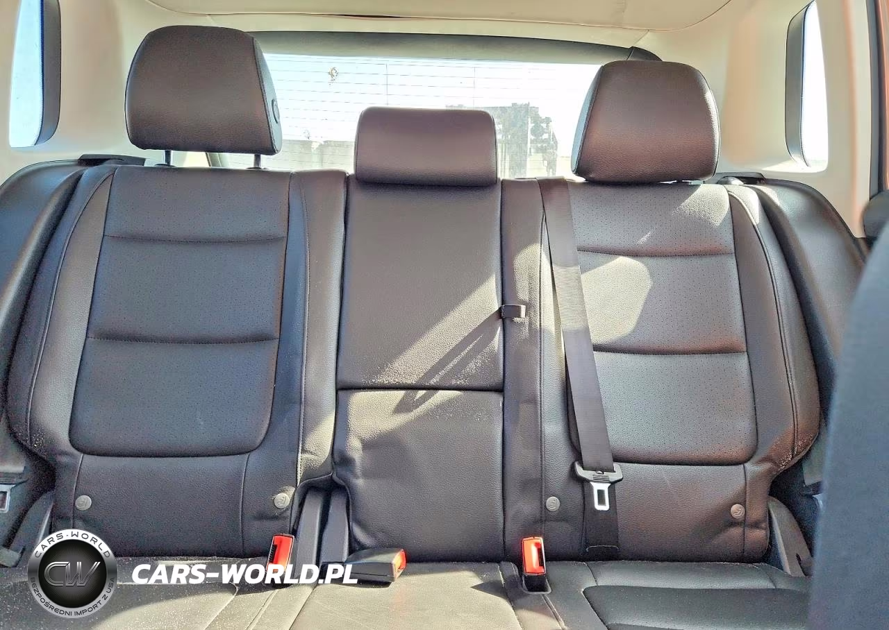 2016 Volkswagen Tiguan S VIN:WVGAV7AX5GW516853 - 10