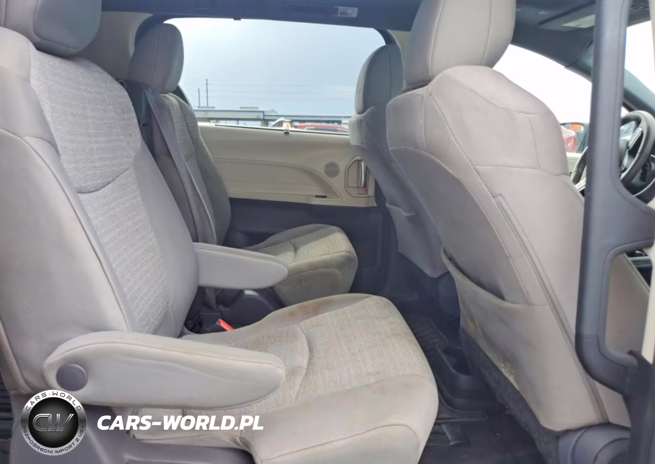 2021 Toyota Sienna Platinum VIN:5TDESKFC8MS014101 - 11
