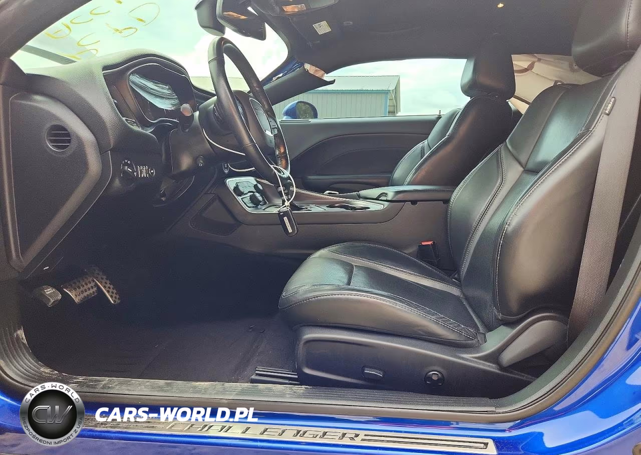 2018 Dodge Challenger Sxt VIN:2C3CDZAG2JH216936 - 7