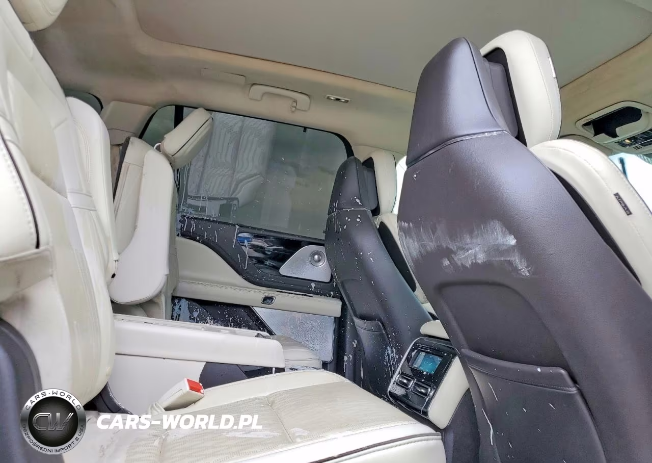 2020 Lincoln Aviator Black Label VIN:5LM5J9XC3LGL28301 - 11