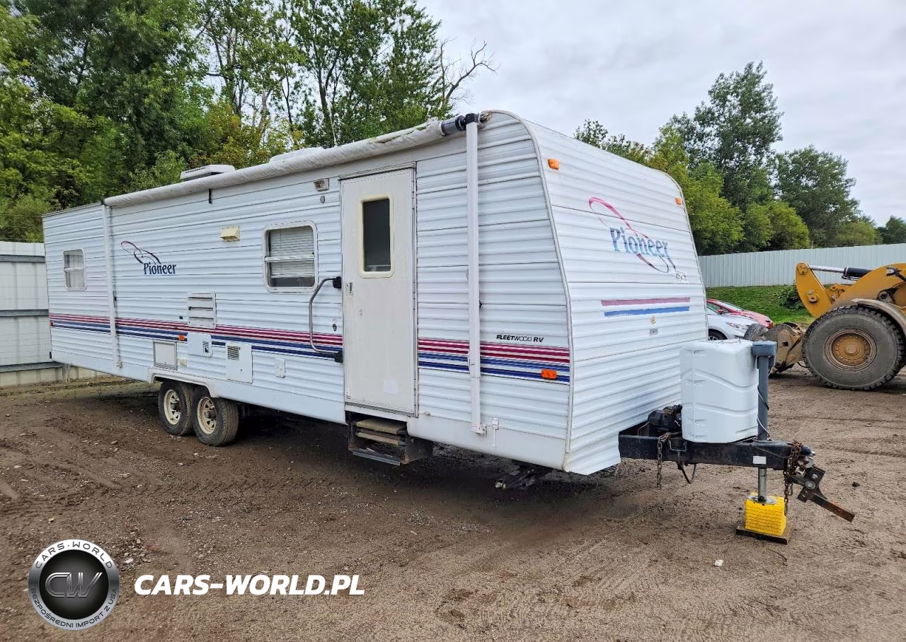 2002 Fleetwood Pioneer Camper