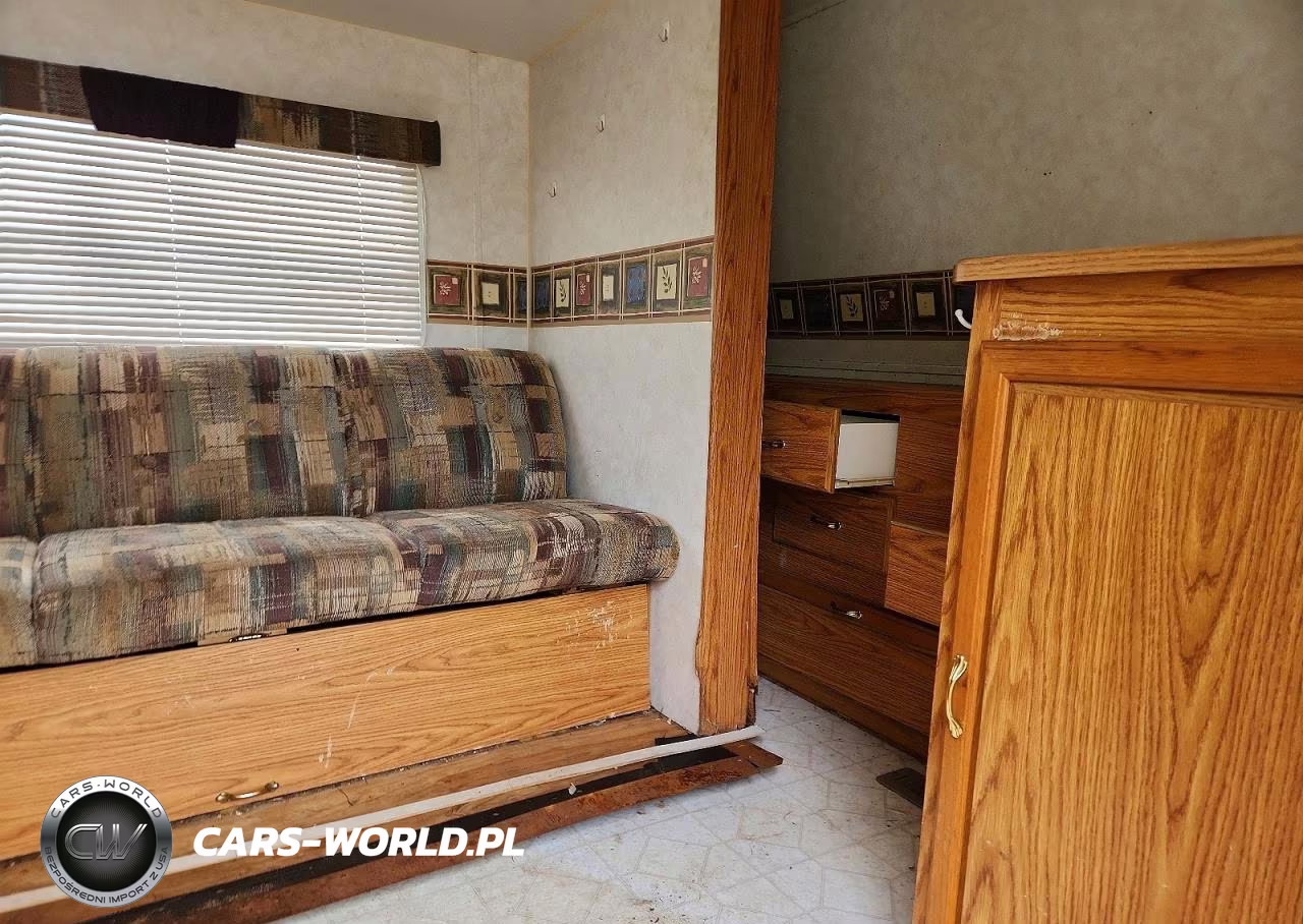 2002 Fleetwood Pioneer Camper VIN:1EB1T282626001018 - 5