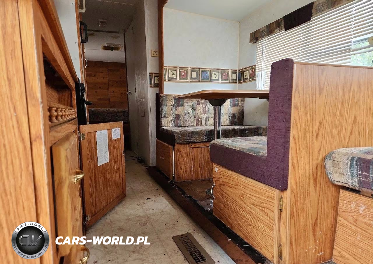 2002 Fleetwood Pioneer Camper VIN:1EB1T282626001018 - 6