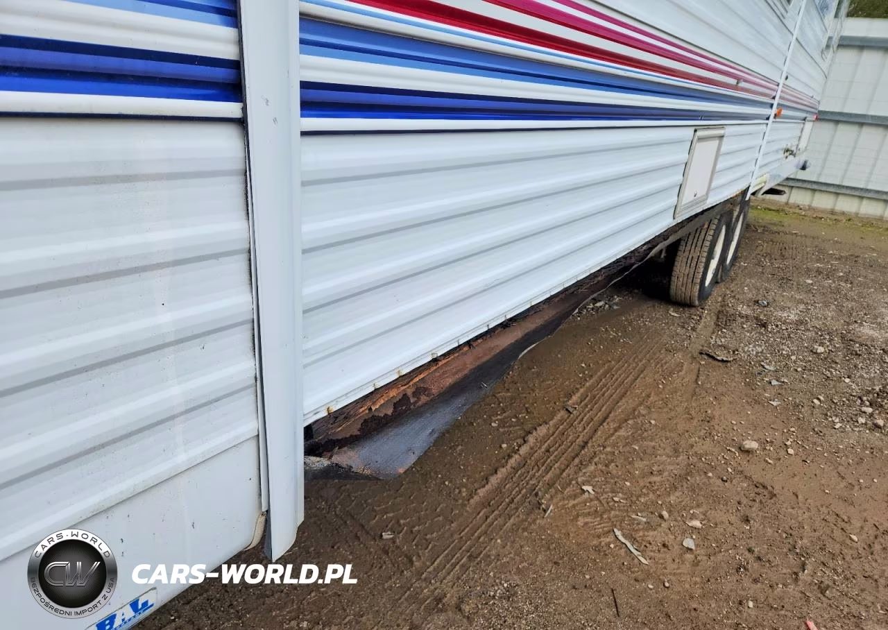 2002 Fleetwood Pioneer Camper VIN:1EB1T282626001018 - 9