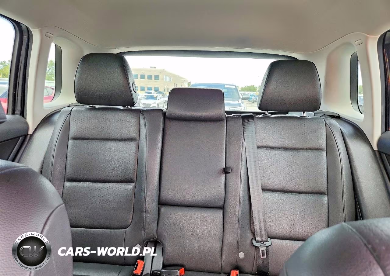 2017 Volkswagen Tiguan S VIN:WVGBV7AX5HK006807 - 10