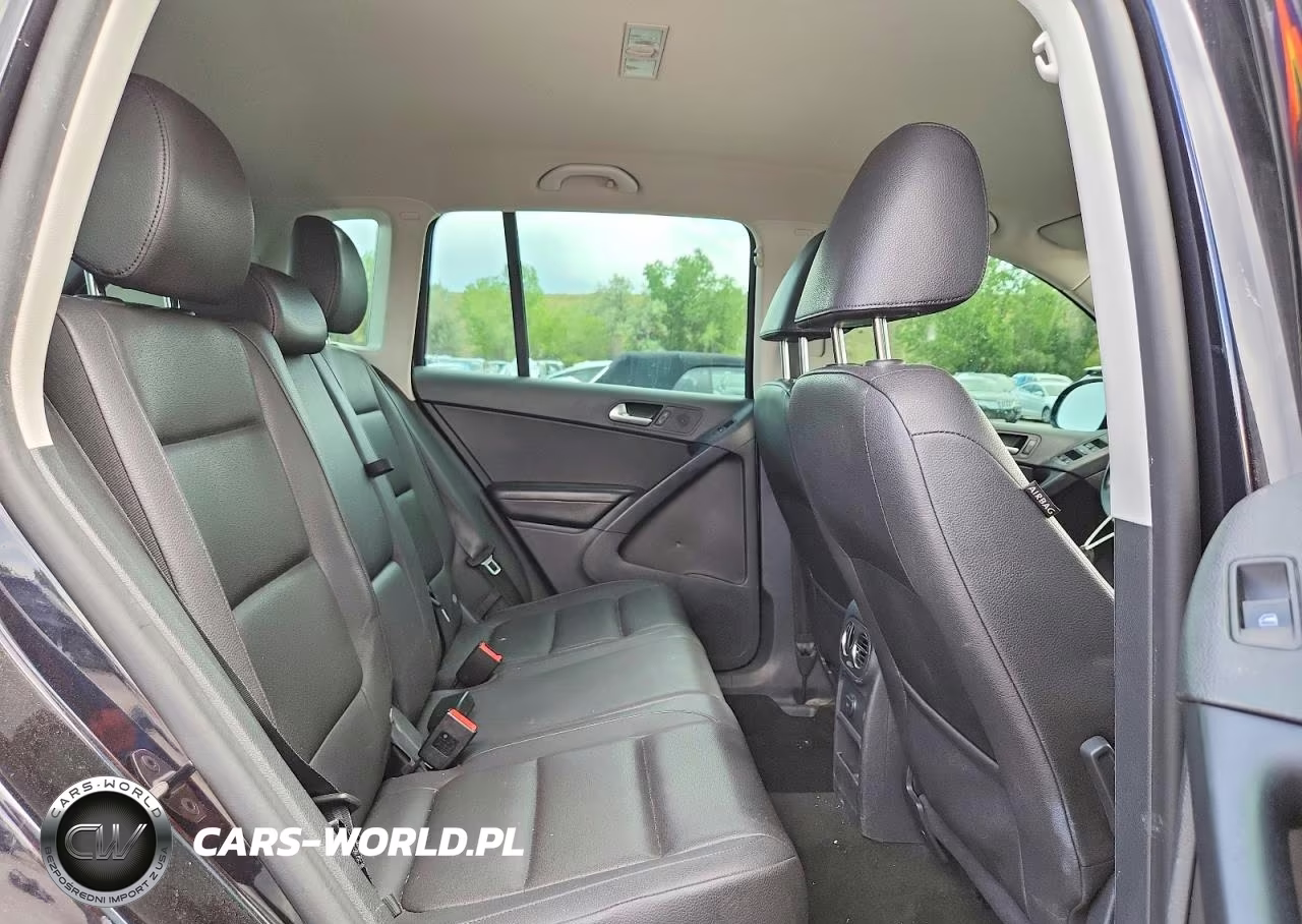 2017 Volkswagen Tiguan S VIN:WVGBV7AX5HK006807 - 11