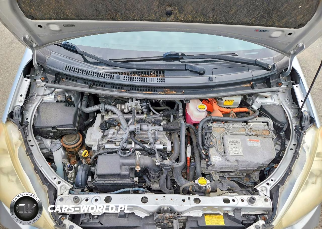 2012 Toyota Prius C Two VIN:JTDKDTB33C1512937 - 11